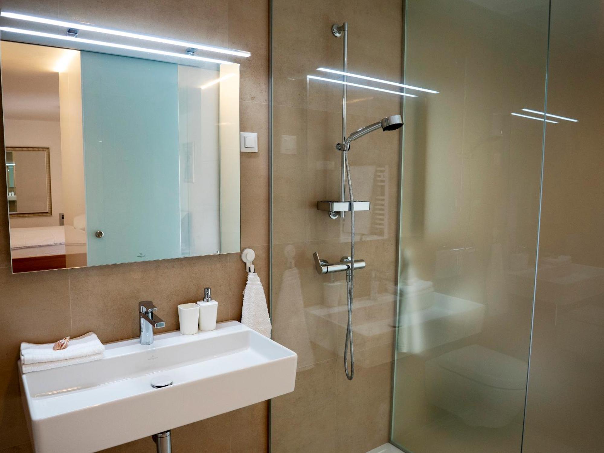 Haus Helga Apartment ราบ ภายนอก รูปภาพ