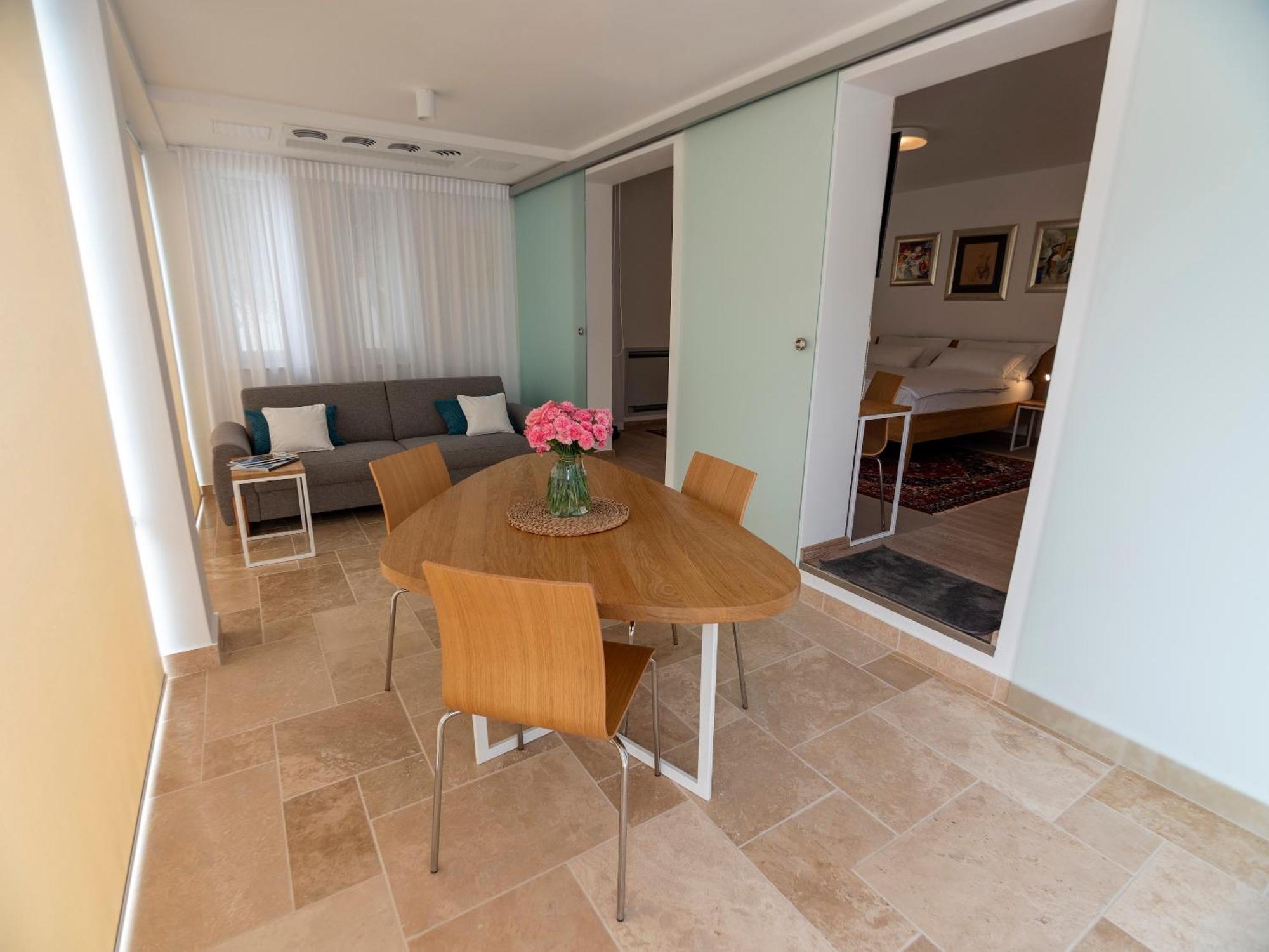 Haus Helga Apartment ราบ ภายนอก รูปภาพ